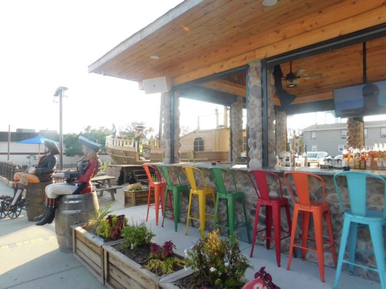 Castaways Pirate Bar