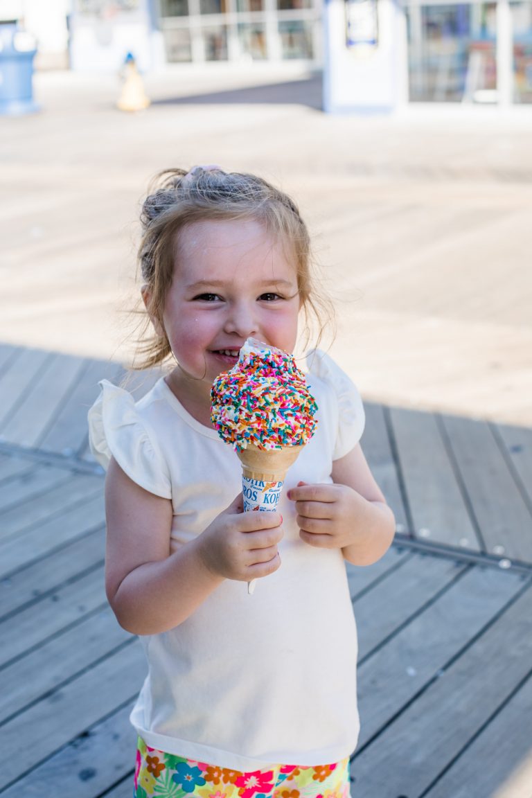 Do The Shore: Child with ice cream cone